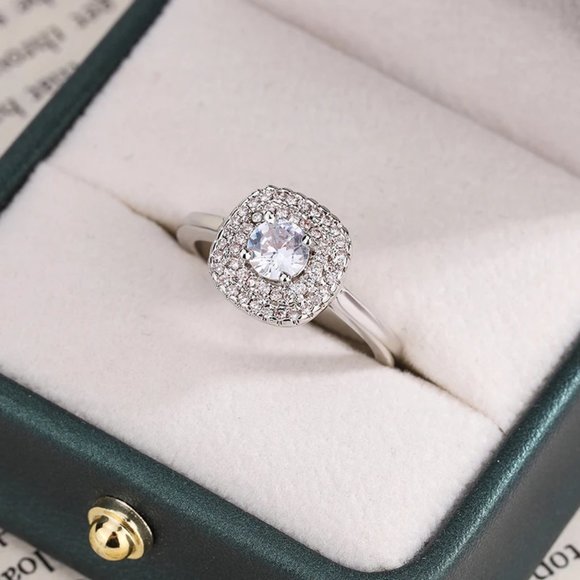 Stunning Ladies Halo Bridal Ring .925 Solid Sterling Silver - Picture 7 of 13